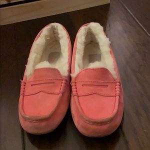 PINK UGG SLIPPERS
